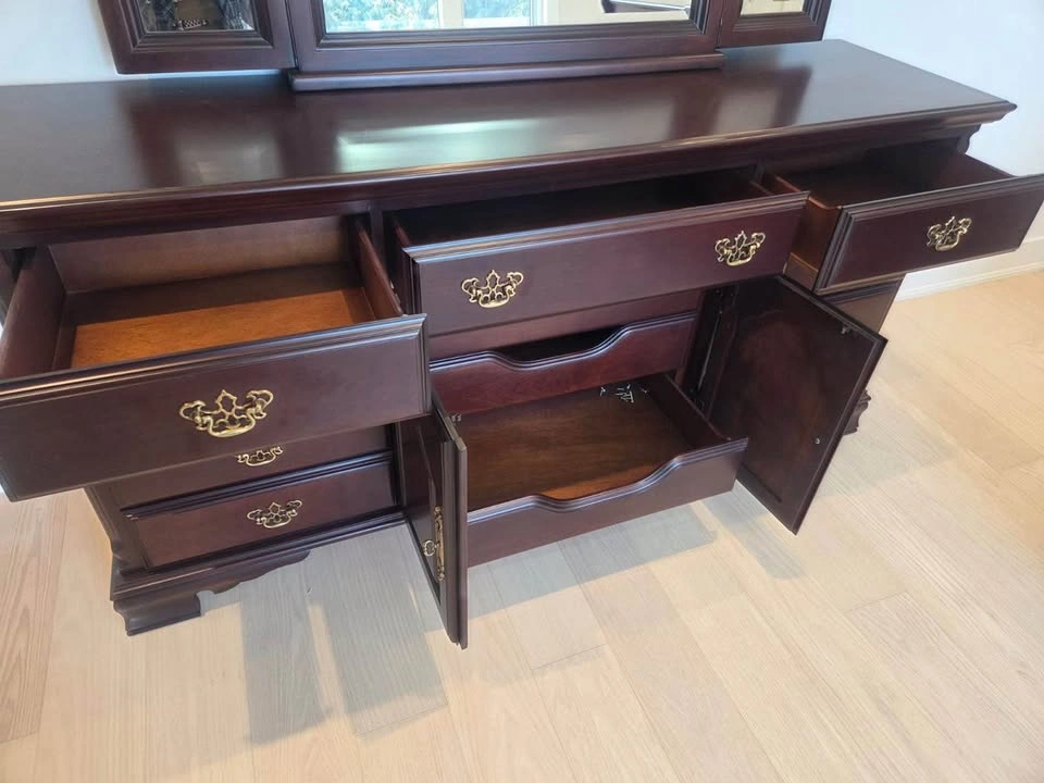 Solid Wood Dresser with Tri-Fold Mirror - photo 3