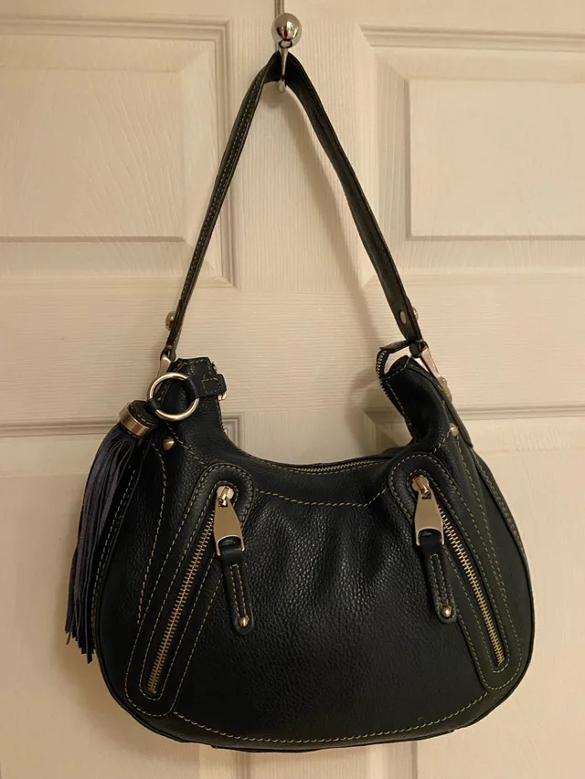 B Makowsky leather navy purse thumbnail