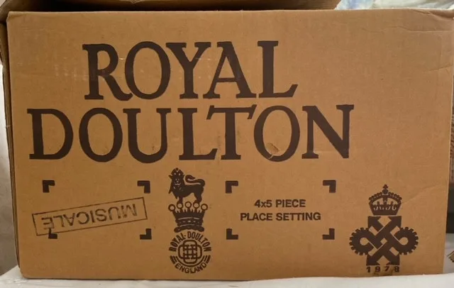 Royal Doulton Musicale China - 8 Sets (40 Pieces) image indicator(7)