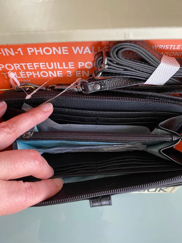 The Sak - new with tags— crossbody wallet wristlet image indicator(3)