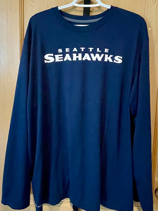 Nike XXL Dri-Fit Seattle Seahawks Long Sleeve Shirt