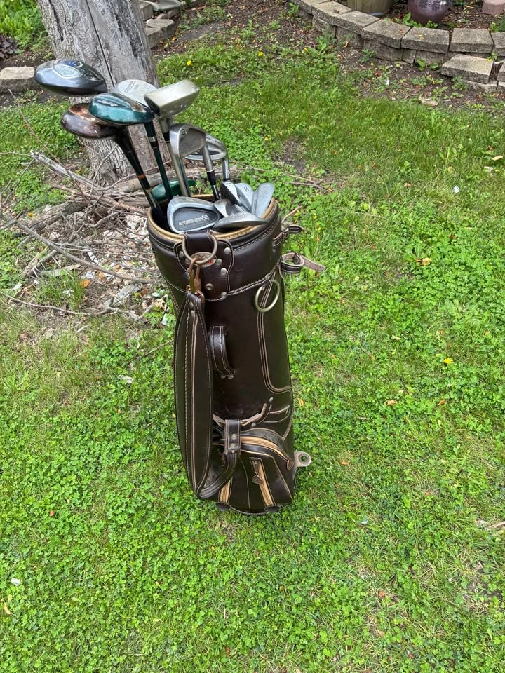 Clearance Various golf bags with golf clubs - photo 5