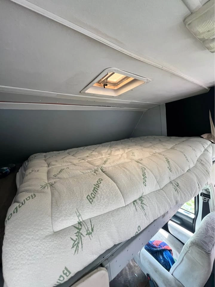 1996 Ford E350 - photo 5