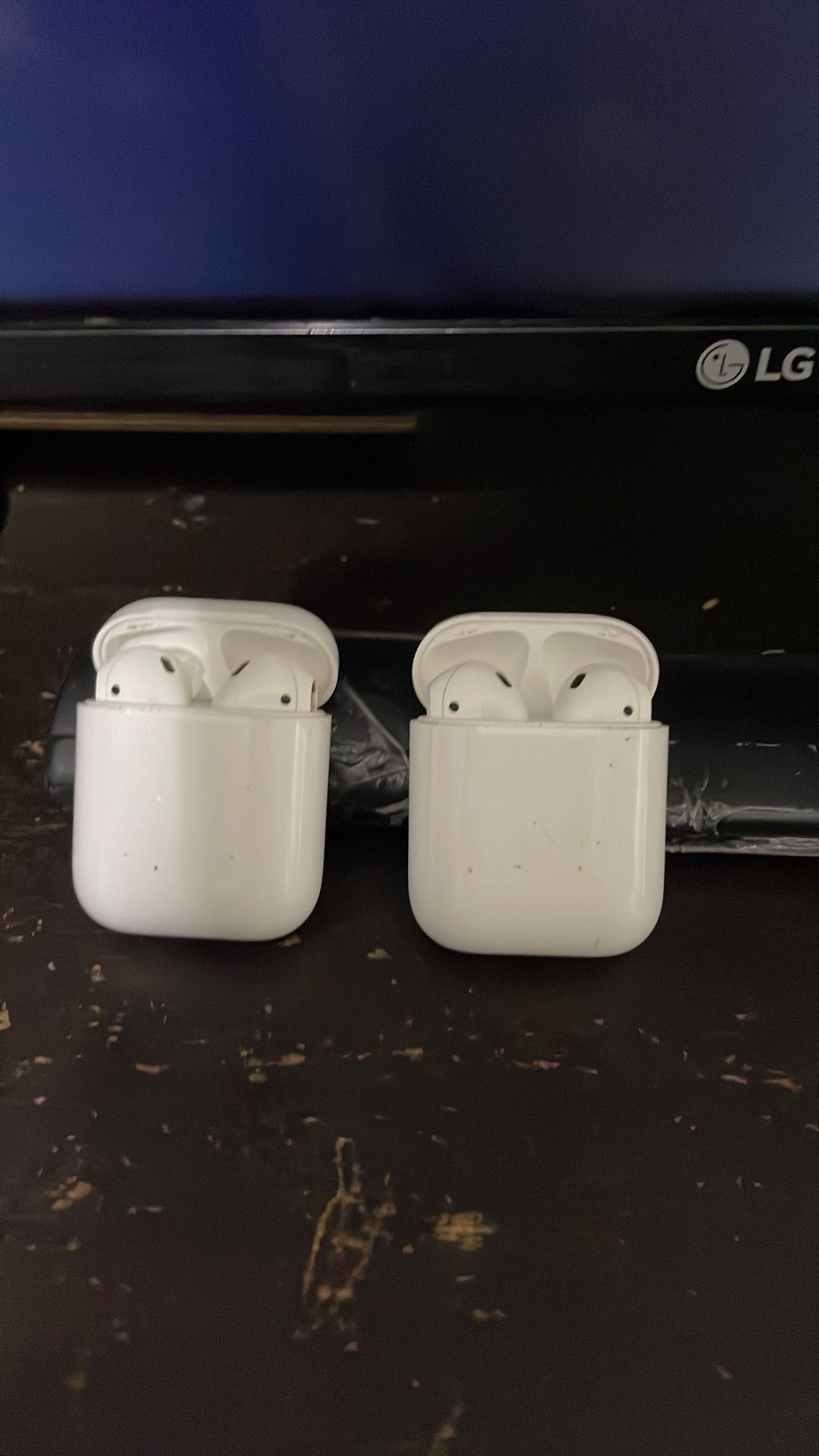 2 AirPods 2nd gen - photo 2