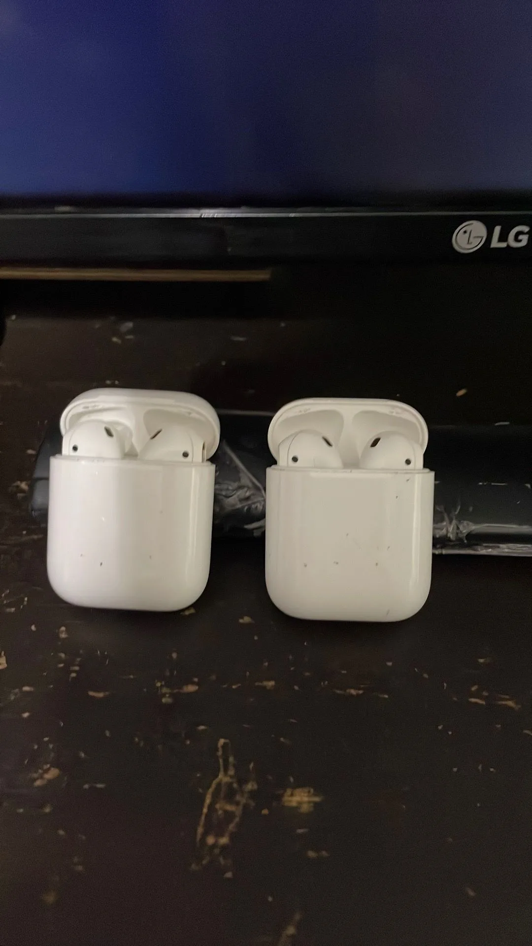 2 AirPods 2nd gen - photo 2