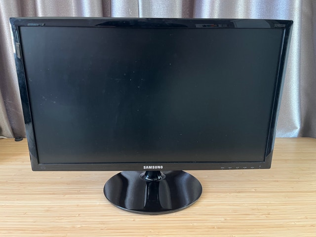 Monitor - 24 inches
