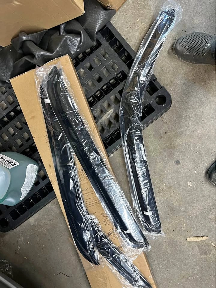Silverado 01-07 Window Rain Guards window deflectors NEW