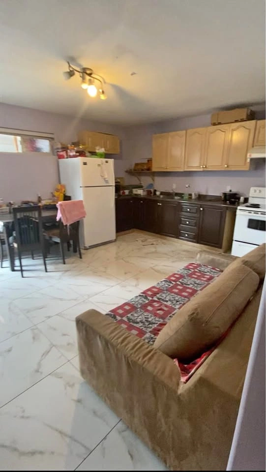 2 Beds 2 Baths - Apartment