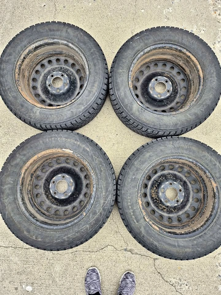 4 Bridgestone Blizzak Winter Tires With Rims