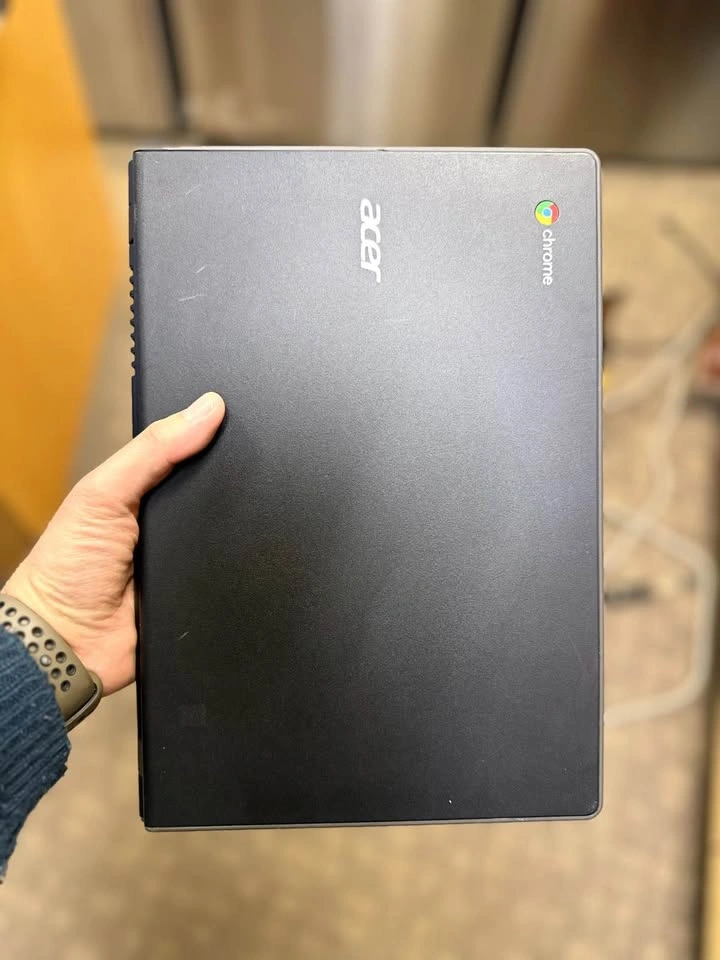 Acer Chromebook Touchscreen 11 with Charge - photo 2