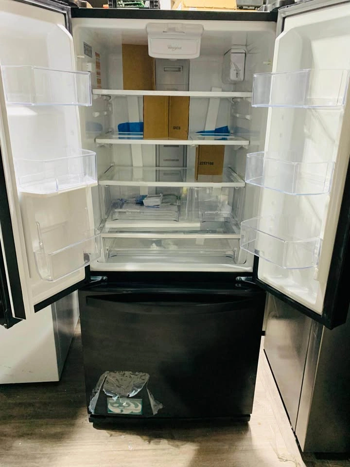 Whirlpool 30-inch 20 cu. ft. French Door Refrigerator - photo 2