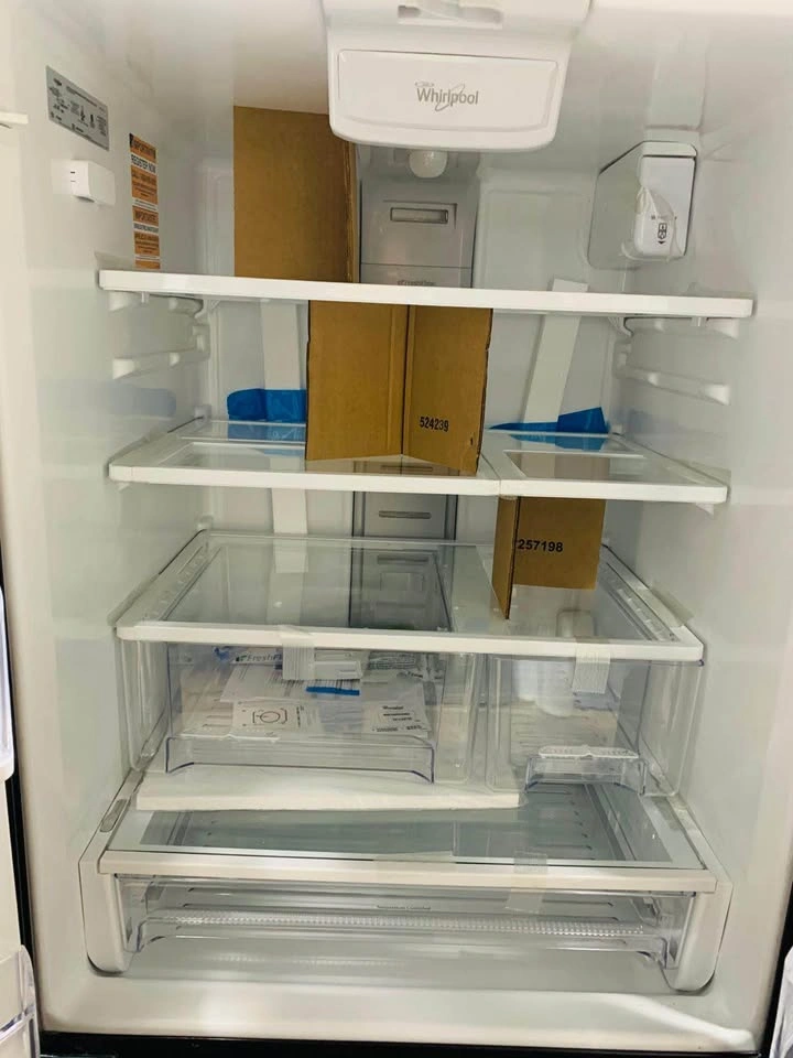 Whirlpool 30-inch 20 cu. ft. French Door Refrigerator - photo 3