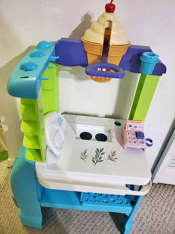 Play-Doh Ice Cream Truck playset