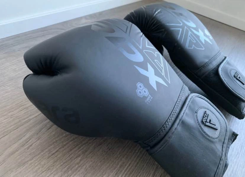 RDX Boxing Gloves 14 oz + Foam Roller + Massage Balls - photo 2