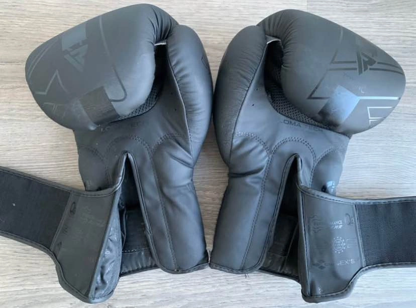 RDX Boxing Gloves 14 oz + Foam Roller + Massage Balls - photo 3
