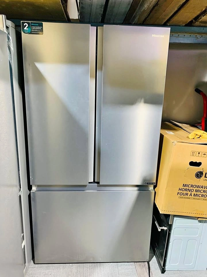 Hisense 36-in 22.5 cu.ft. Counter-Depth French Door Fridge
