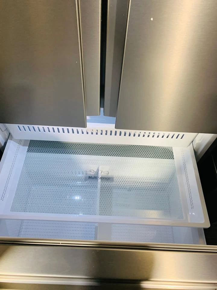 Hisense 36-in 22.5 cu.ft. Counter-Depth French Door Fridge - photo 5