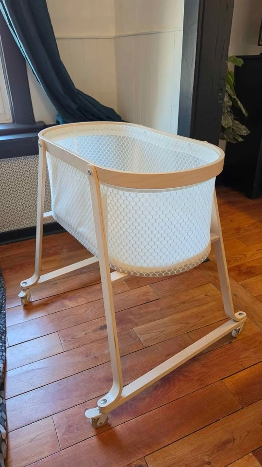 IKEA ÄLSKVÄRD Baby Bassinet - Light Wood & Mesh - photo 3