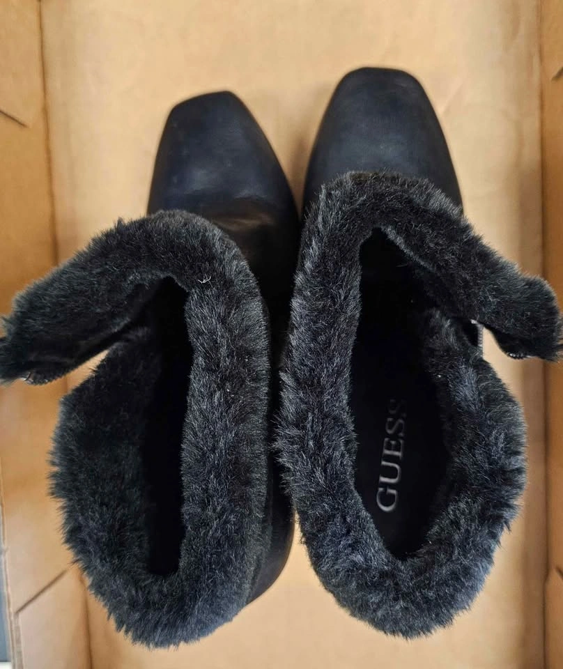 Authentic GUESS "Ivorie" Black Leather Platform Booties - Size 8 - photo 4