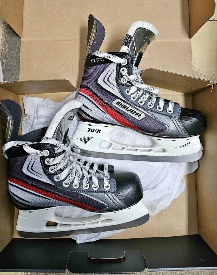 Bauer Vapor X200 Junior Ice Hockey Skates - Size 4.0R