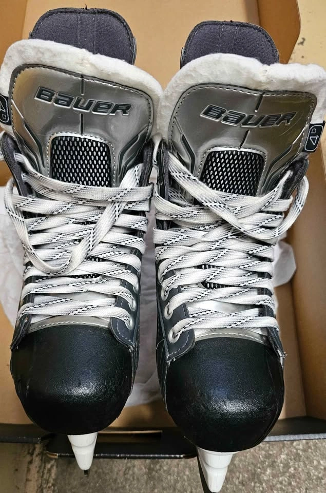 Bauer Vapor X200 Junior Ice Hockey Skates - Size 4.0R - photo 3