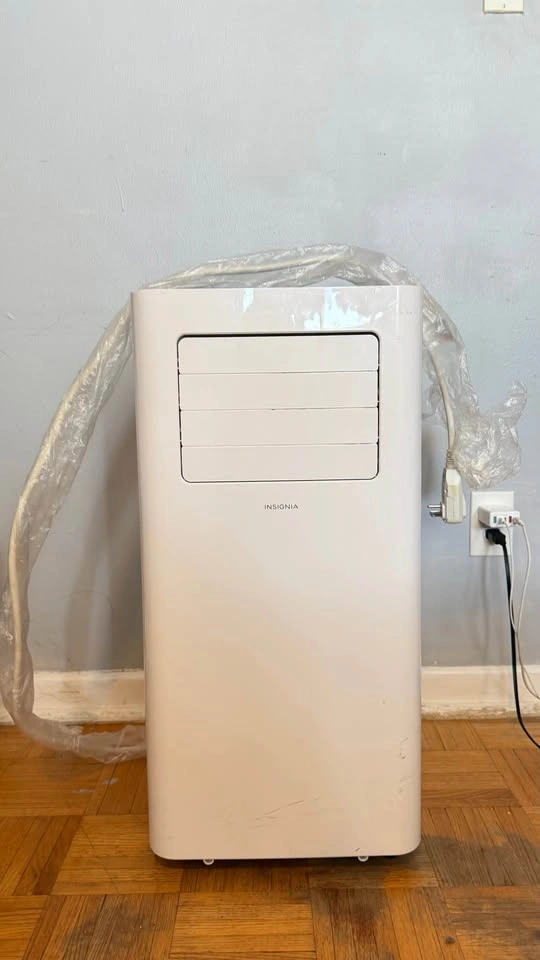 Insignia 14,000 BTU Portable Air Conditioner - photo 2