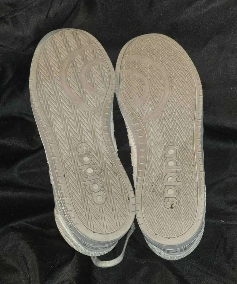 Mens Adidas high tops - photo 2