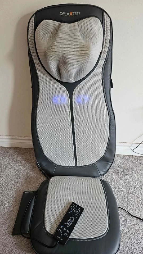Relaxzen Neck & Full Back Shiatsu Massage Cushion with Heat - photo 4
