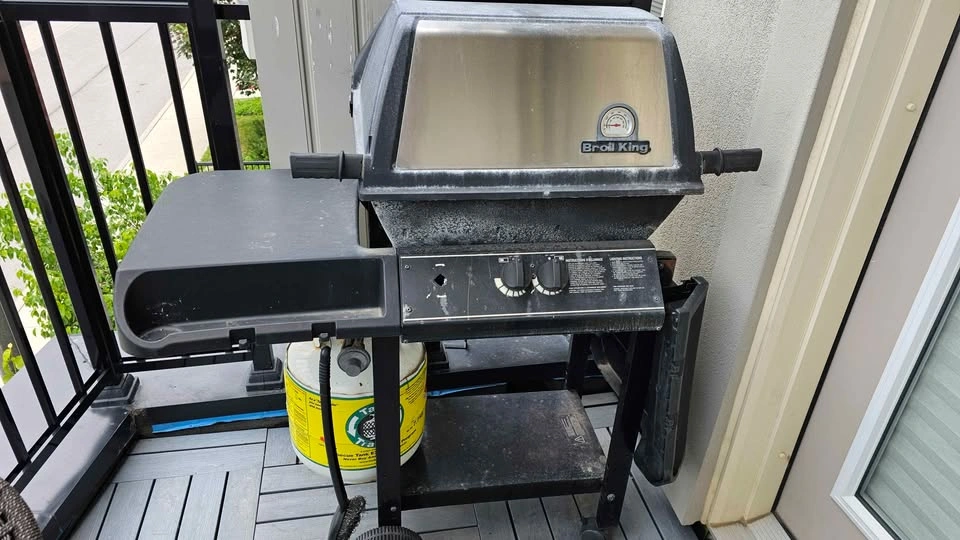 Broil King 2-Burner Propane BBQ Grill Bundle - 2 Tanks Included! - photo 2
