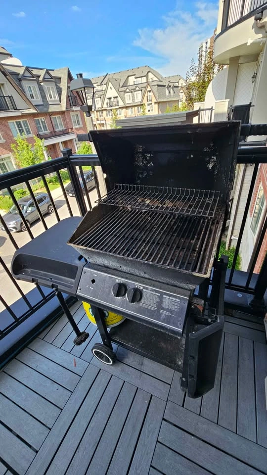 Broil King 2-Burner Propane BBQ Grill Bundle - 2 Tanks Included! - photo 3