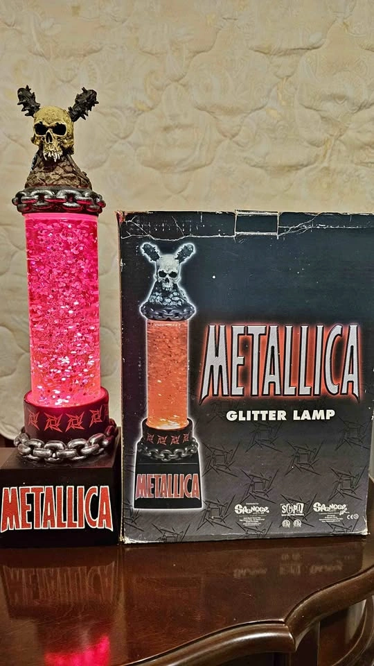 Rare Vintage 2002 Metallica Glitter Lamp (Mint Condition)