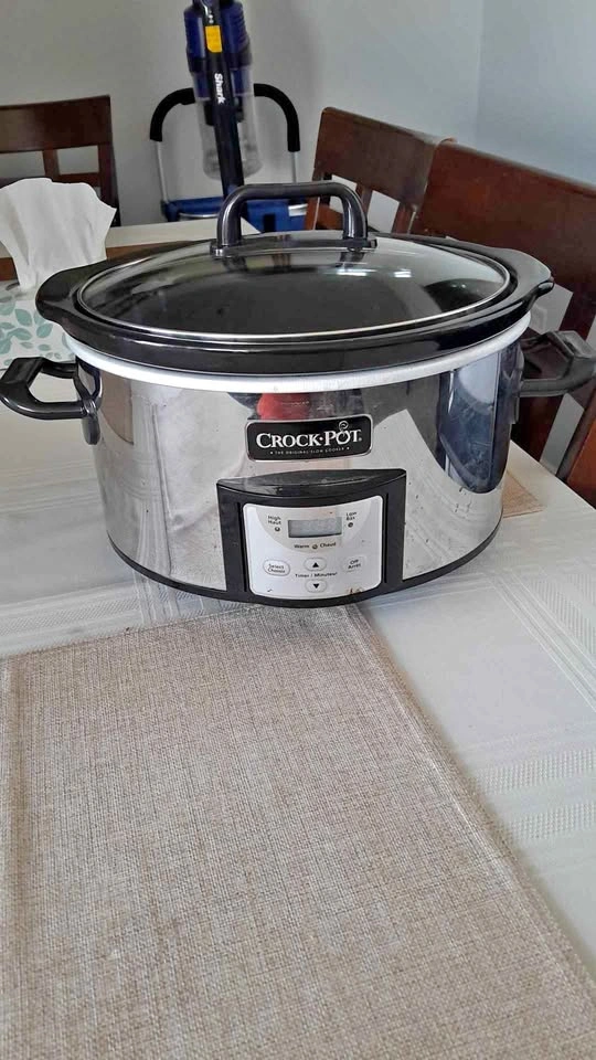 Used once - Crock-Pot Programmable Slow Cooker