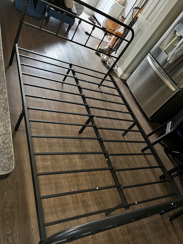 Full/Double Bed Frame Vintage Style Black Metal NEW