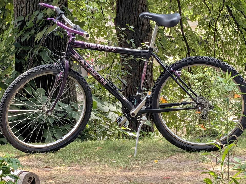 Vintage Raleigh Tomahawk bike