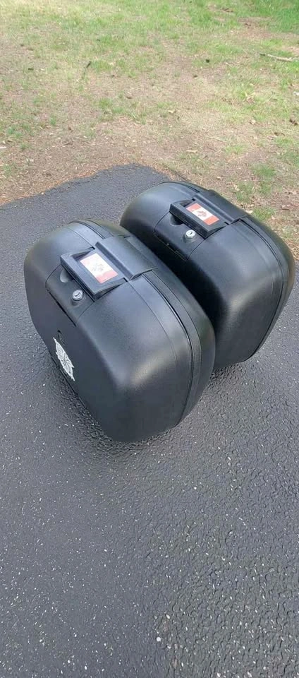 Complete set of Pair of Motorcycle Side Cases / Panniers - Locka