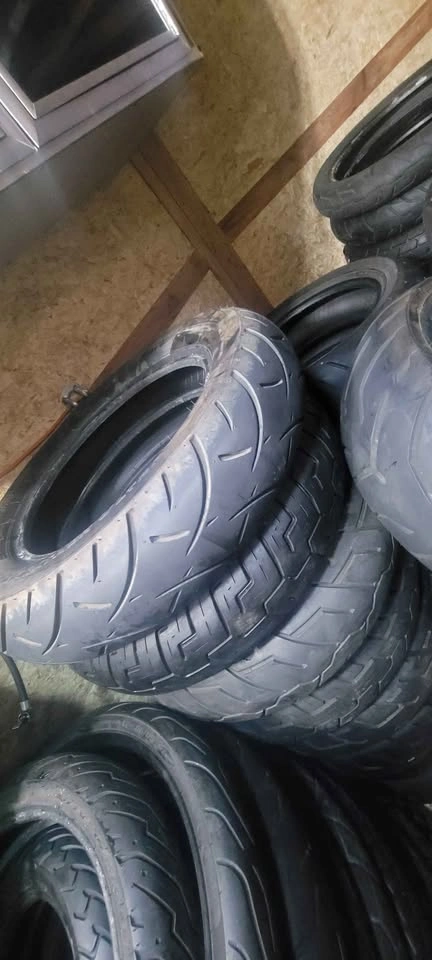 Motorcycle/scooter tires - Excellent/New condition - photo 2