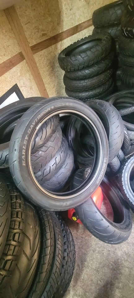 Motorcycle/scooter tires - Excellent/New condition - photo 3