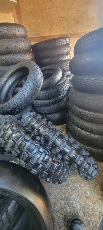 Motorcycle/scooter tires - Excellent/New condition - photo 4