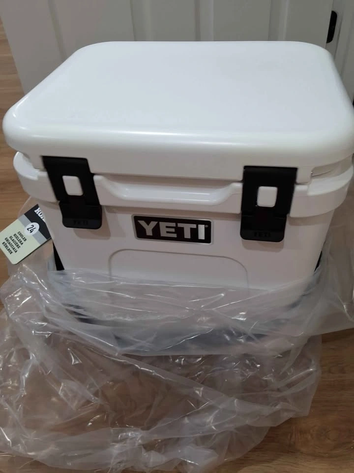 YETI Roadie 24 Hard Cooler - photo 3