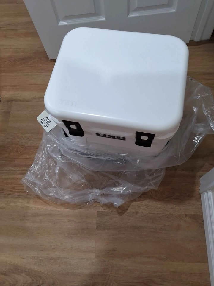 YETI Roadie 24 Hard Cooler - photo 4