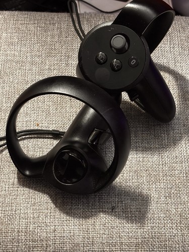 Oculus Rift Virtual Reality Headset HM-A with Controllers & Sens - photo 3