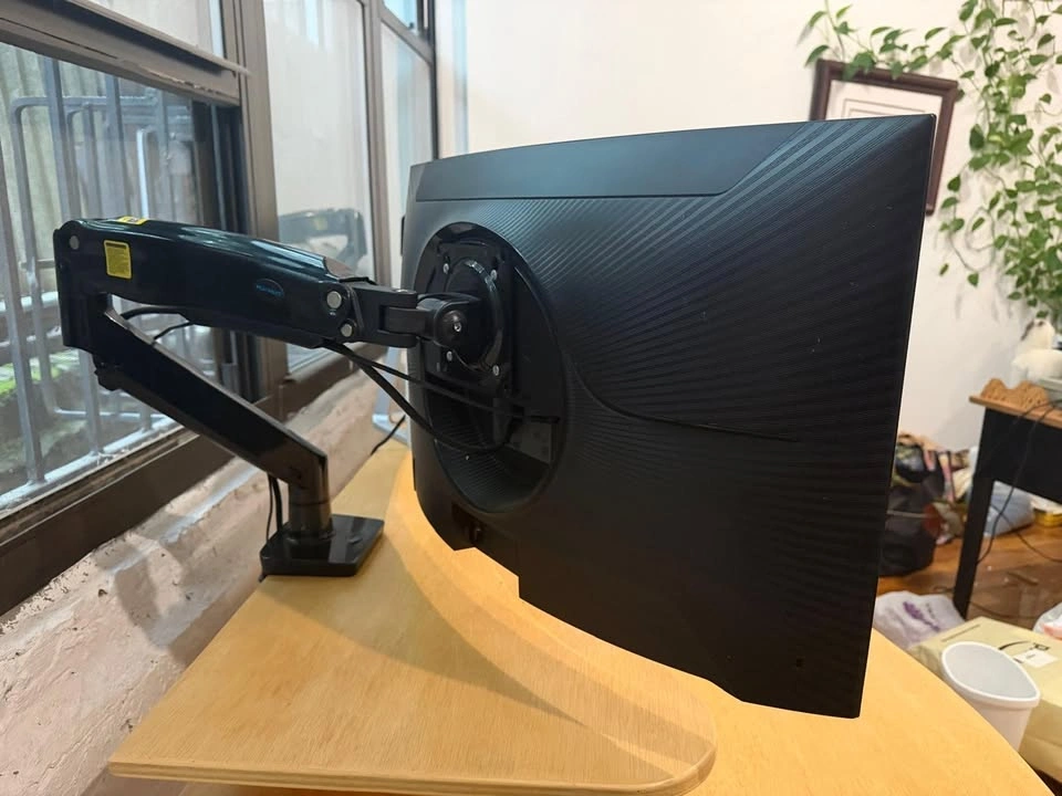 Gaming PC Setup – RTX 3070, 64GB RAM, Standing Desk - photo 4