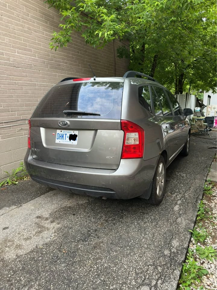 2009 Kia Rondo - photo 3
