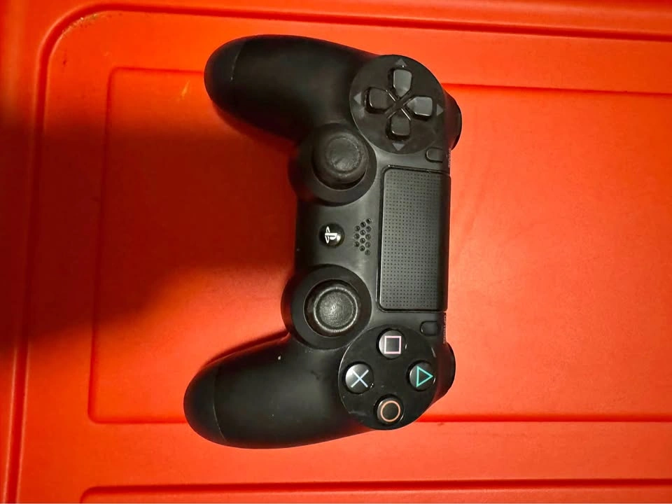 PS4 controller