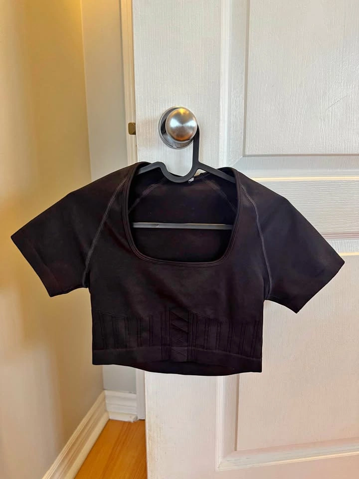 GYMSHARK items (shorts and cropped shirt)