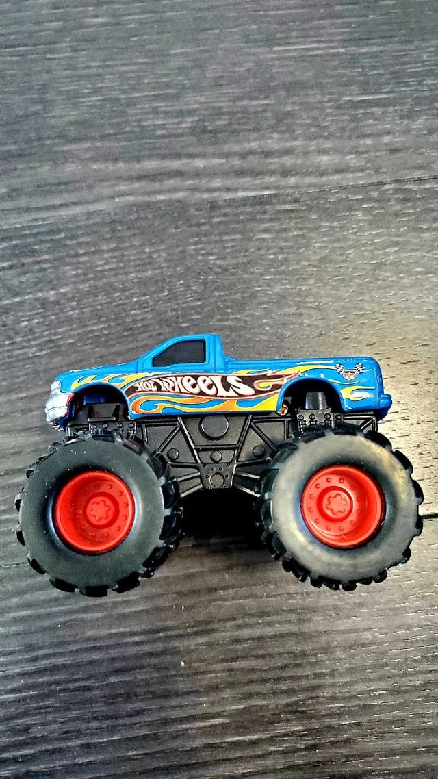 Rare Hot Wheels Monster Trucks Set - photo 4