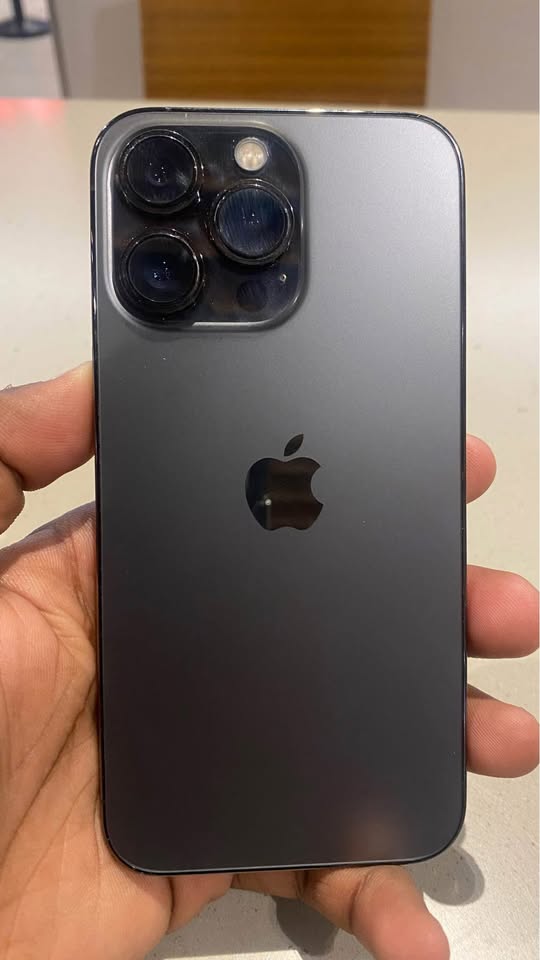 iPhone 13 Pro - 128GB - Excellent Condition - photo 2