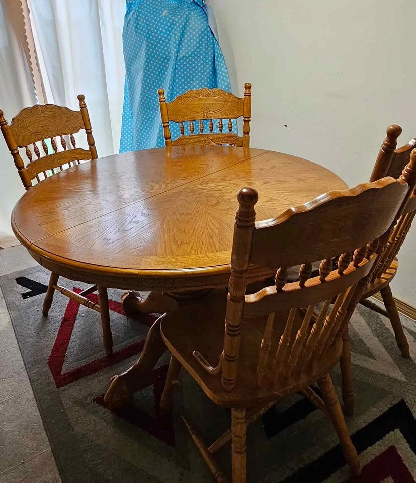 Expandable Dining Table with 4 Chairs - photo 2