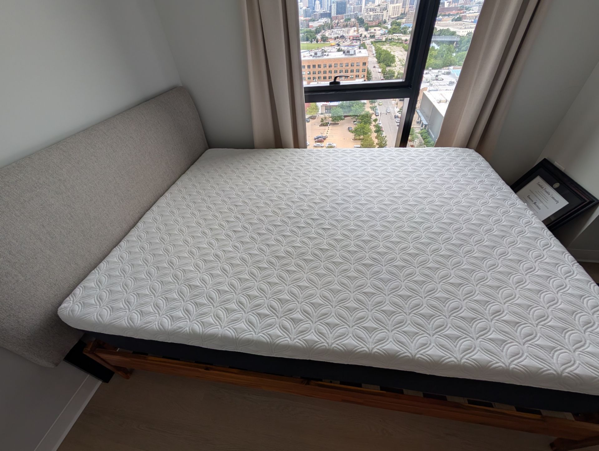 Premium Queen Bed Set: West Elm, Sealy & Finney ($2000 Value!) - photo 2