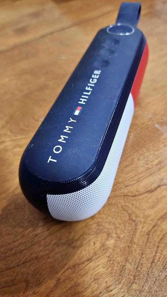Tommy Hilfiger Bluetooth Speaker